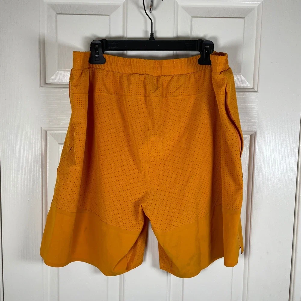 Alo Yoga Mens Traction Shorts Orange XXL Perforated Lined Training Gym EUC